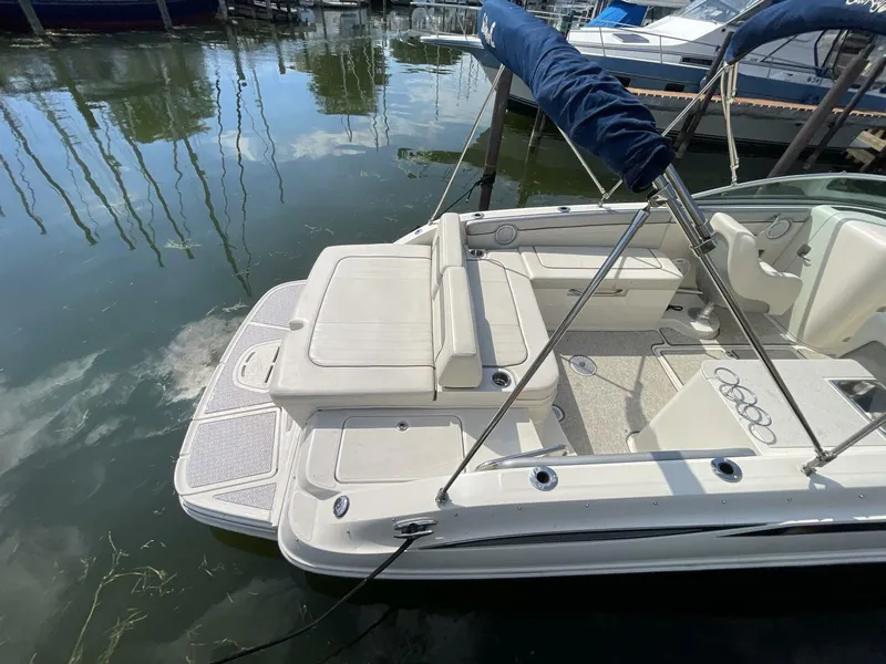 Slide: The Image of Sea Ray 280 Sun Deck 2010 - 17
