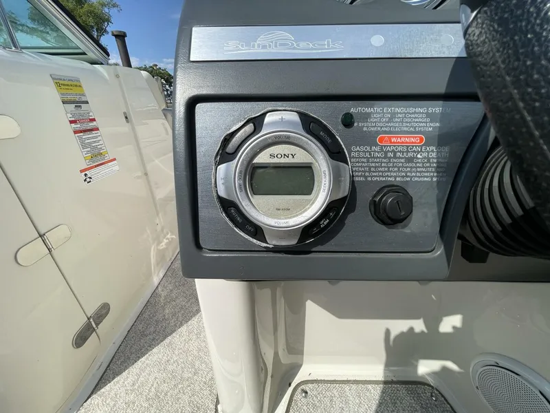 Slide: The Image of Sea Ray 280 Sun Deck 2010 - 22
