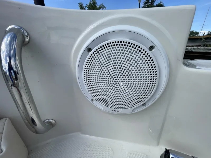 Slide: The Image of Sea Ray 280 Sun Deck 2010 - 25