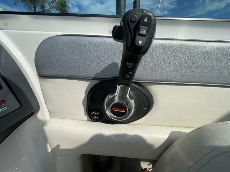 Slide: The Image of Sea Ray 280 Sun Deck 2010 - 26