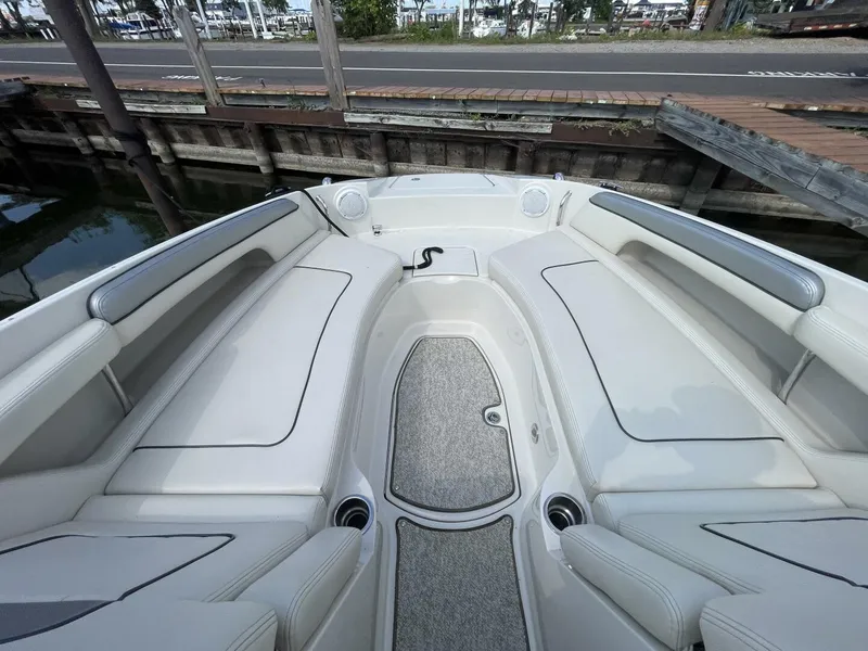 Slide: The Image of Sea Ray 280 Sun Deck 2010 - 27