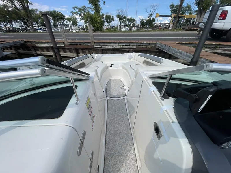 Slide: The Image of Sea Ray 280 Sun Deck 2010 - 30