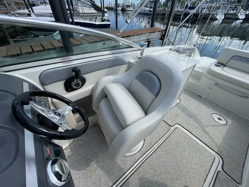 Slide: The Image of Sea Ray 280 Sun Deck 2010 - 31
