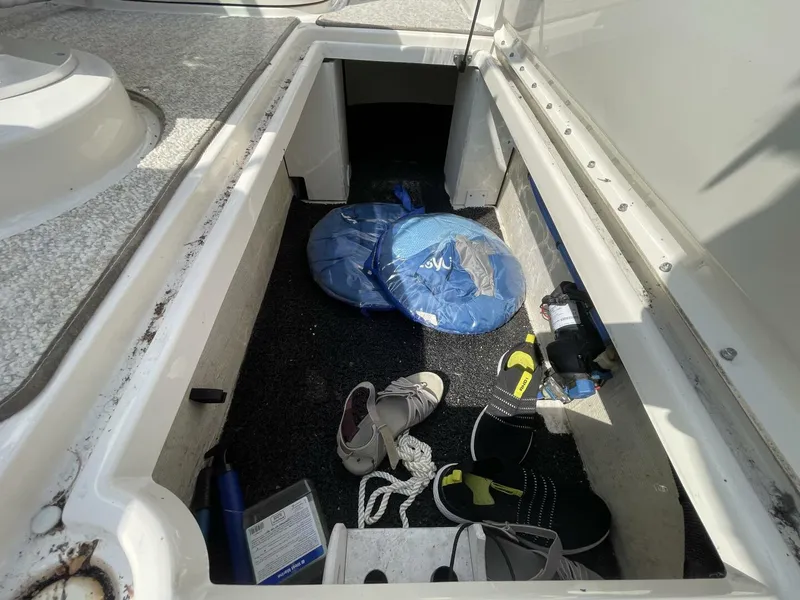 Slide: The Image of Sea Ray 280 Sun Deck 2010 - 40