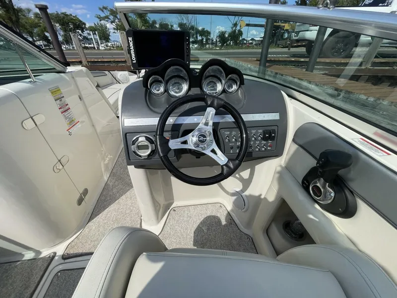 Slide: The Image of Sea Ray 280 Sun Deck 2010 - 41
