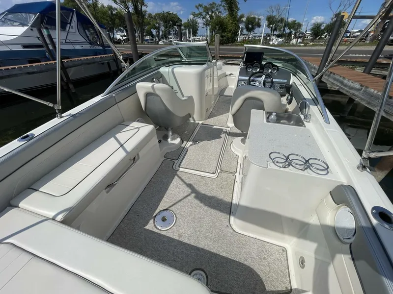 Slide: The Image of Sea Ray 280 Sun Deck 2010 - 42