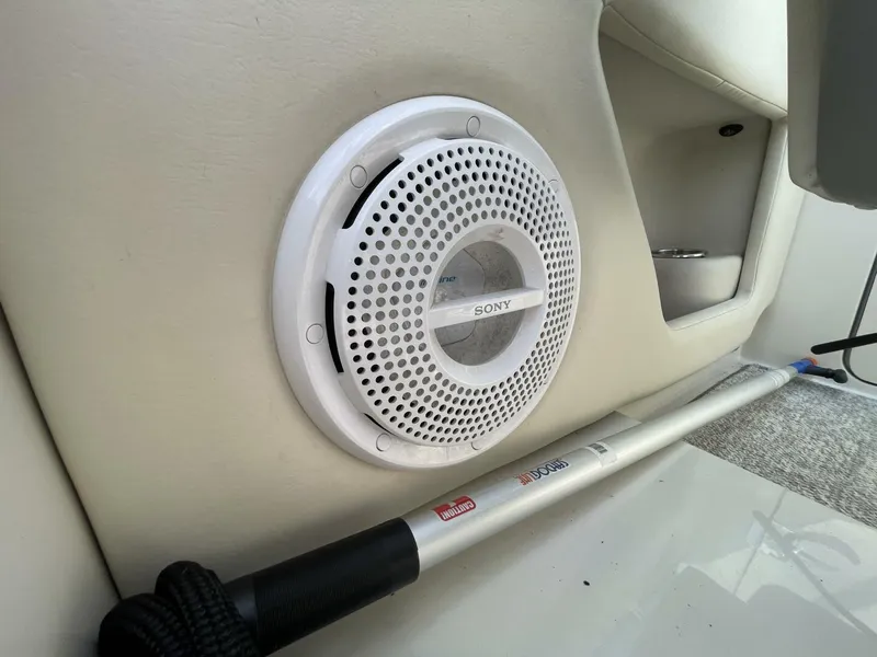 Slide: The Image of Sea Ray 280 Sun Deck 2010 - 44