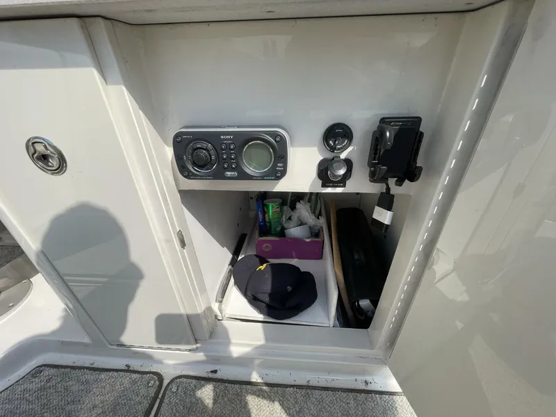 Slide: The Image of Sea Ray 280 Sun Deck 2010 - 47