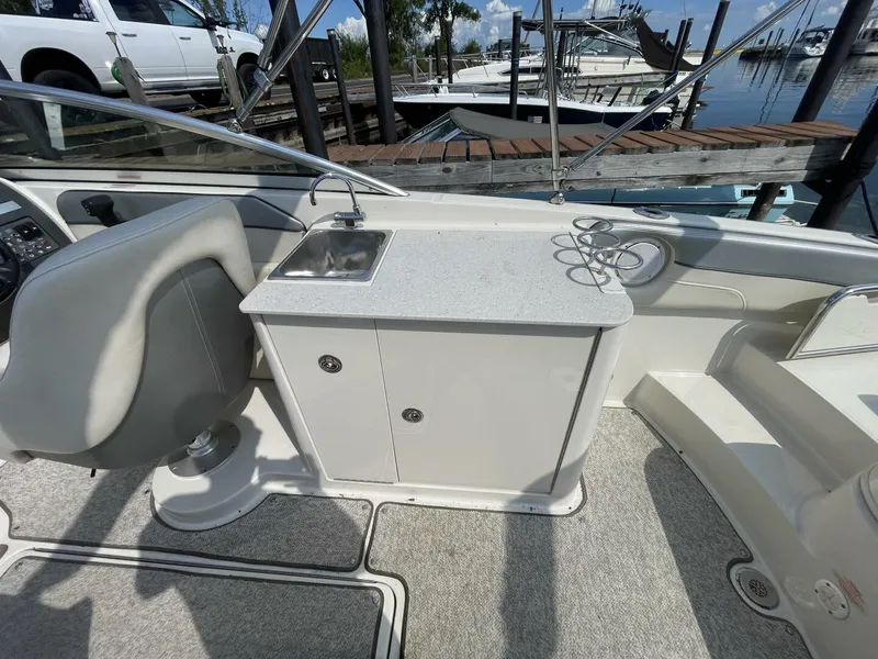 Slide: The Image of Sea Ray 280 Sun Deck 2010 - 48