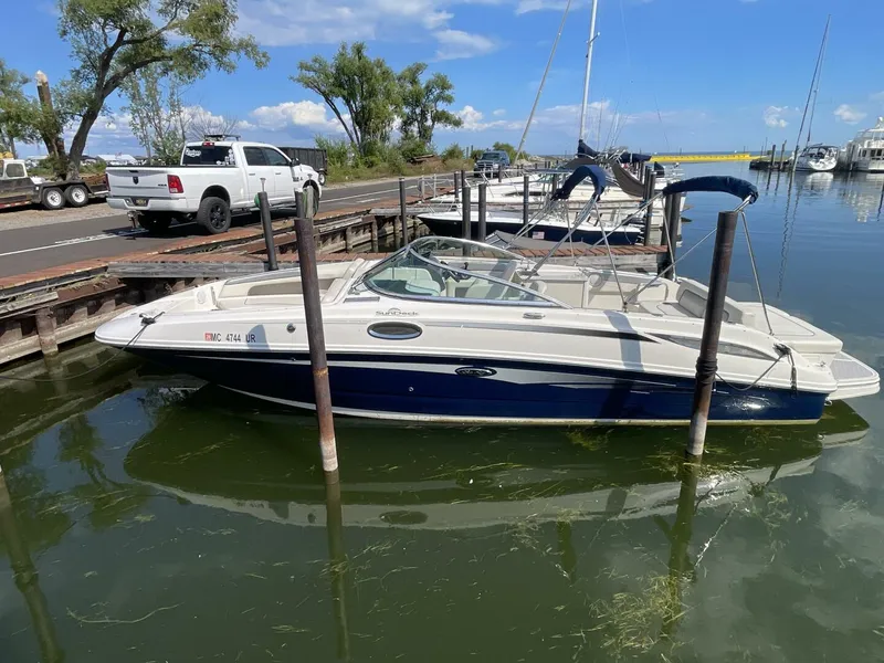 Slide: The Image of Sea Ray 280 Sun Deck 2010 - 5
