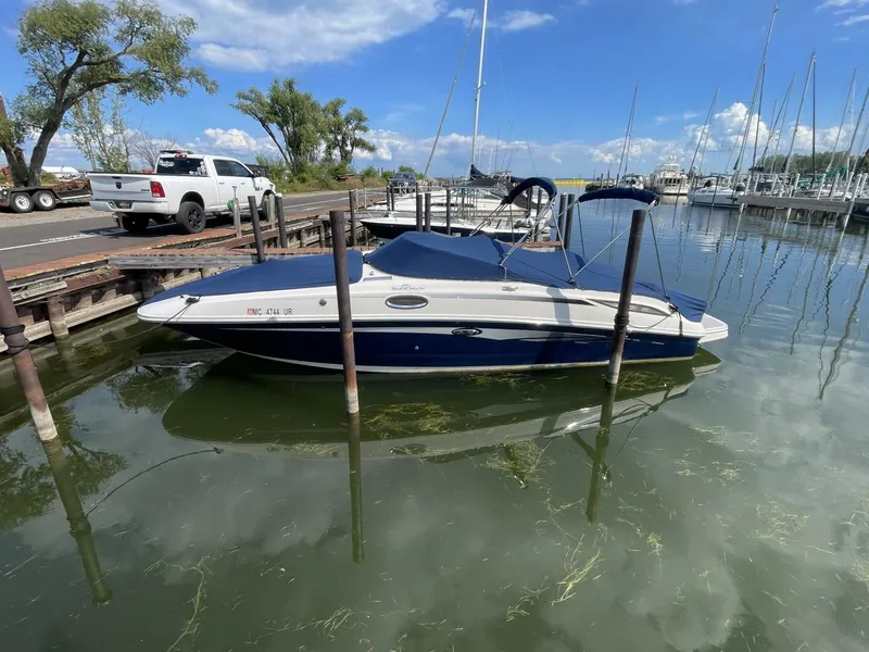 Slide: The Image of Sea Ray 280 Sun Deck 2010 - 65