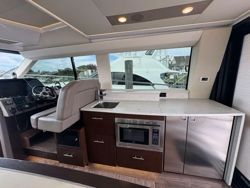 Slide: The Image of Regal 42 Fly 2017 - 18