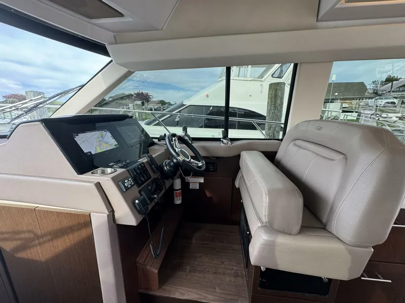 Slide: The Image of Regal 42 Fly 2017 - 21