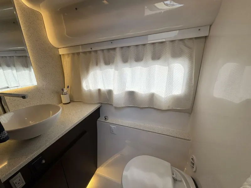 Slide: The Image of Regal 42 Fly 2017 - 39