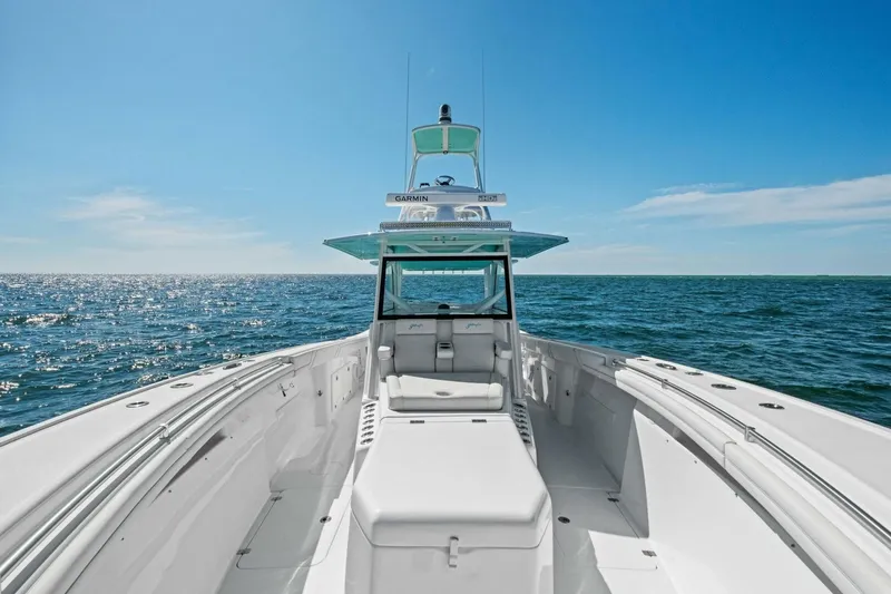 Slide: The Image of Yellowfin 42 Offshore 2017 - 2