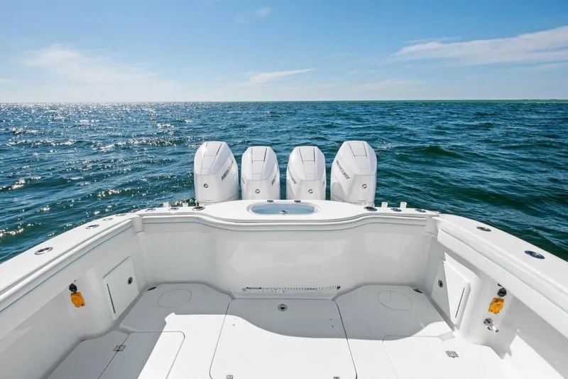 Slide: The Image of Yellowfin 42 Offshore 2017 - 3