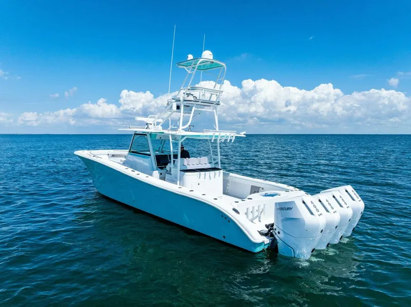 Slide: The Image of Yellowfin 42 Offshore 2017 - 32