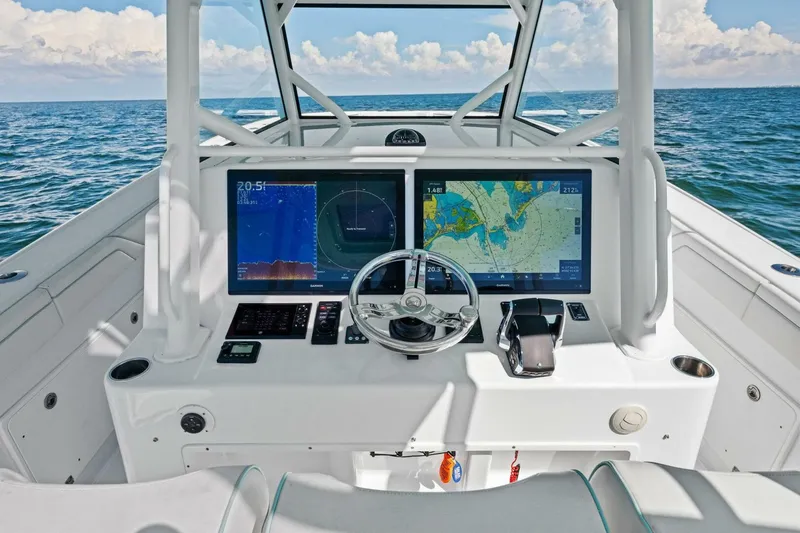 Slide: The Image of Yellowfin 42 Offshore 2017 - 5