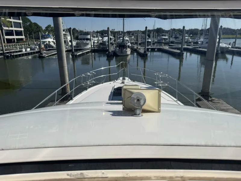 Slide: The Image of Sea Ray 550 Sedan Bridge 1998 - 9