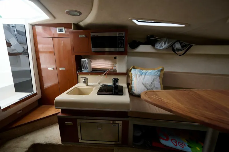 Slide: The Image of Sea Ray 260 Sundancer 2011 - 13