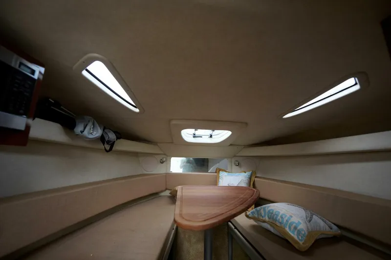 Slide: The Image of Sea Ray 260 Sundancer 2011 - 16
