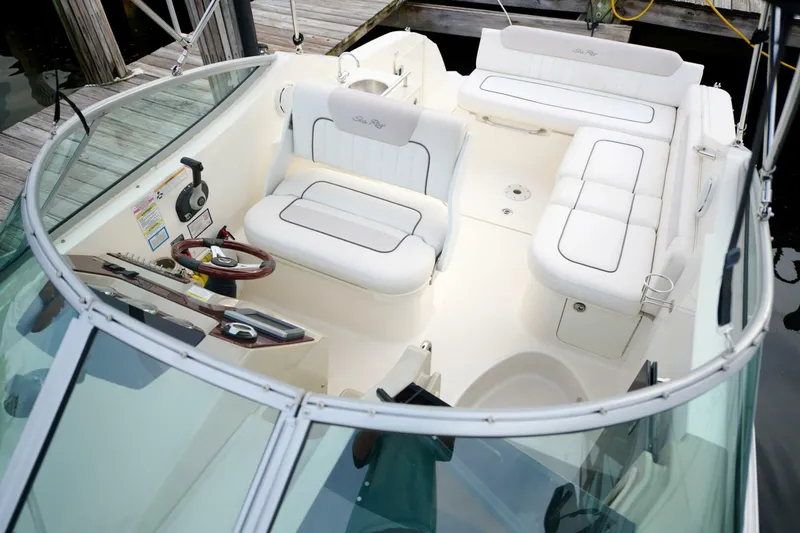 Slide: The Image of Sea Ray 260 Sundancer 2011 - 9