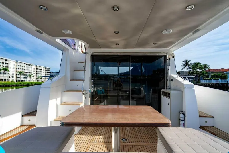 Slide: The Image of Azimut Fly 50 2015 - 24
