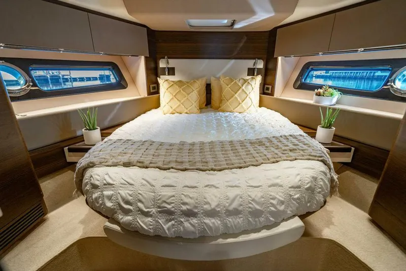 Slide: The Image of Azimut Fly 50 2015 - 85