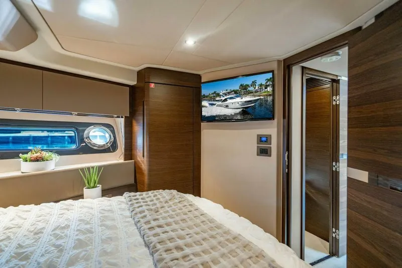 Slide: The Image of Azimut Fly 50 2015 - 86
