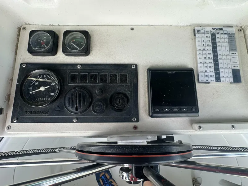Slide: The Image of Beneteau 1999 - 17