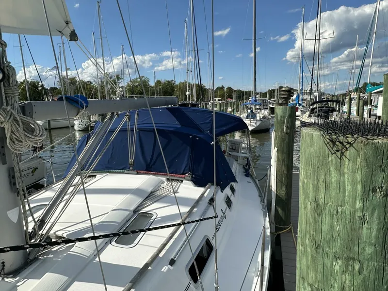 Slide: The Image of Beneteau 1999 - 2