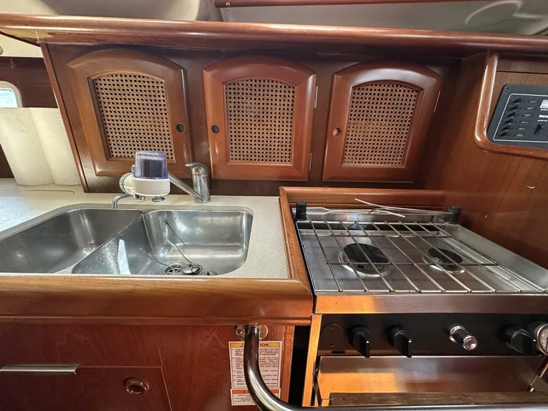 Slide: The Image of Beneteau 1999 - 25
