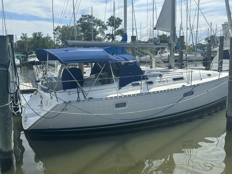 Slide: The Image of Beneteau 1999 - 3