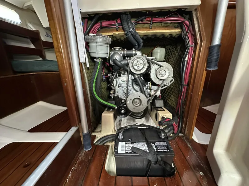 Slide: The Image of Beneteau 1999 - 39