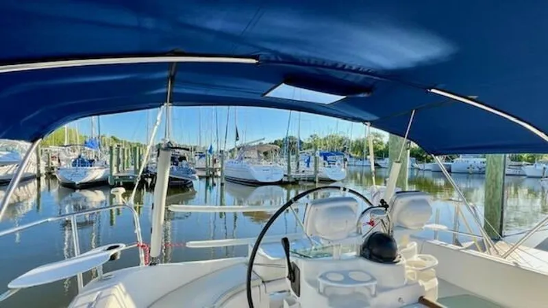 Slide: The Image of Beneteau 1999 - 40