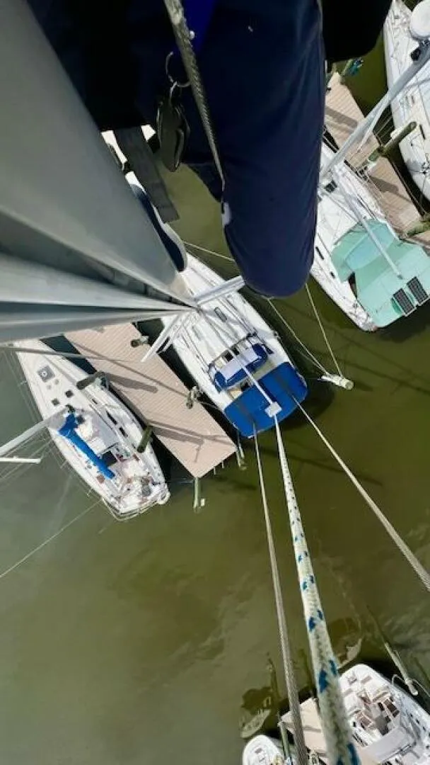 Slide: The Image of Beneteau 1999 - 41