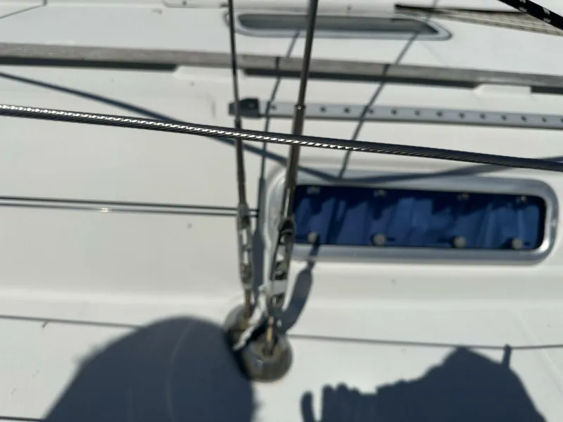 Slide: The Image of Beneteau 1999 - 6