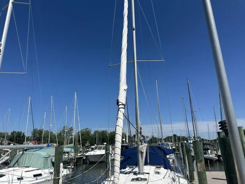 Slide: The Image of Beneteau 1999 - 8