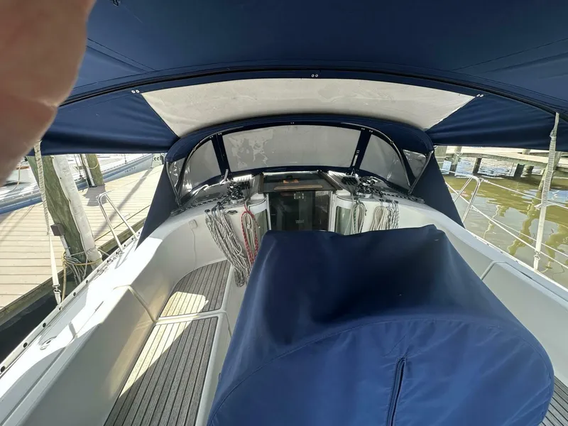 Slide: The Image of Beneteau 1999 - 9