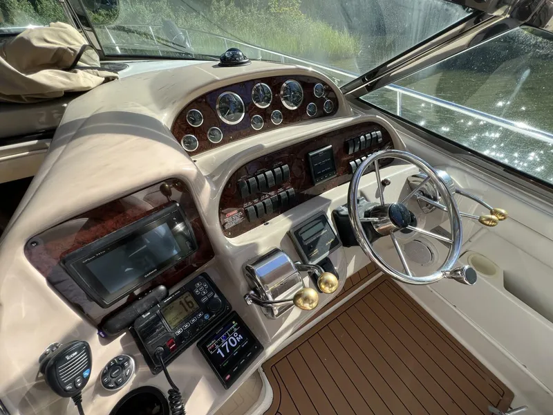 Slide: The Image of Sea Ray 360 Sundancer 2002 - 14
