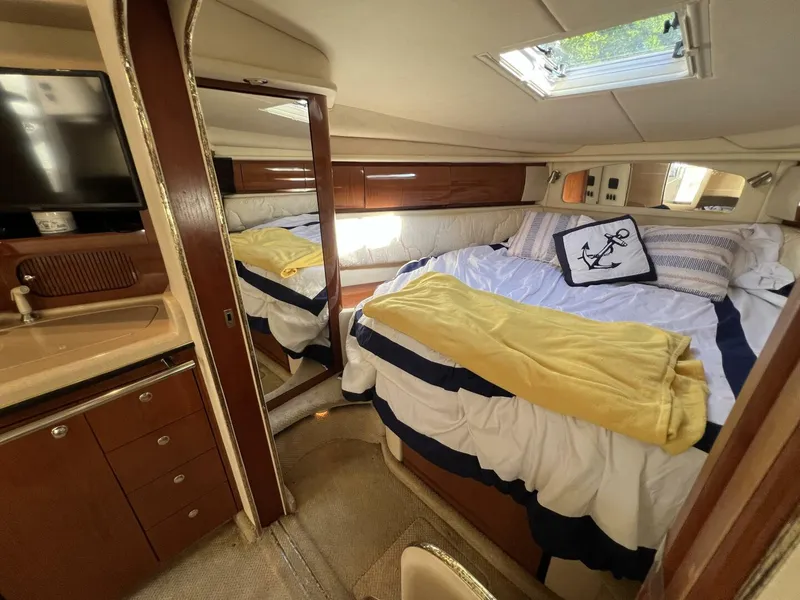 Slide: The Image of Sea Ray 360 Sundancer 2002 - 24