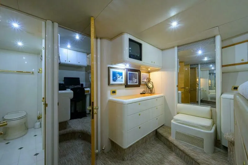 Slide: The Image of Lazzara 80 Cockpit Motoryacht 1998 - 17