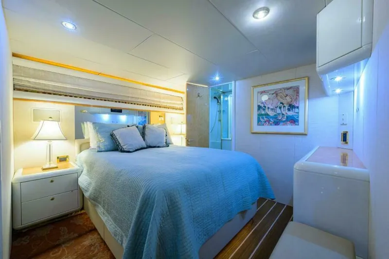 Slide: The Image of Lazzara 80 Cockpit Motoryacht 1998 - 20