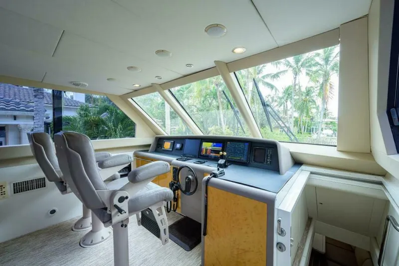 Slide: The Image of Lazzara 80 Cockpit Motoryacht 1998 - 31