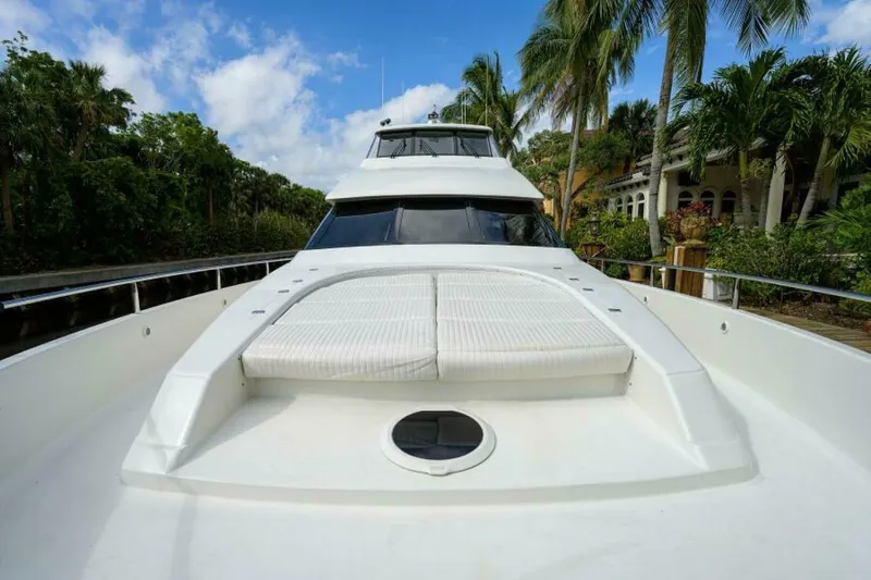 Slide: The Image of Lazzara 80 Cockpit Motoryacht 1998 - 40