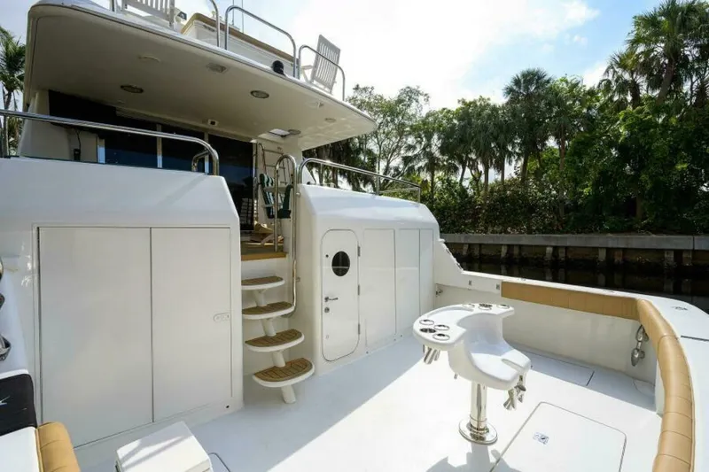 Slide: The Image of Lazzara 80 Cockpit Motoryacht 1998 - 42