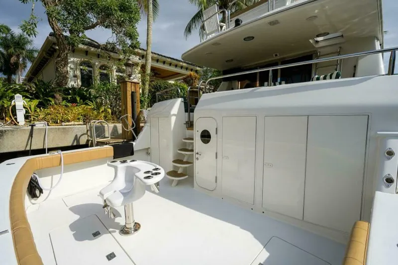 Slide: The Image of Lazzara 80 Cockpit Motoryacht 1998 - 43