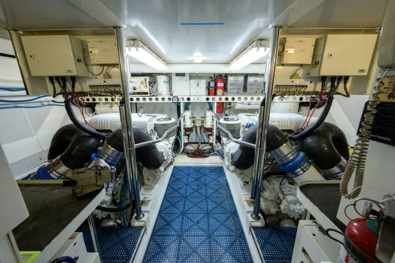 Slide: The Image of Lazzara 80 Cockpit Motoryacht 1998 - 44