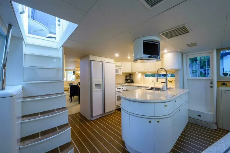 Slide: The Image of Lazzara 80 Cockpit Motoryacht 1998 - 7