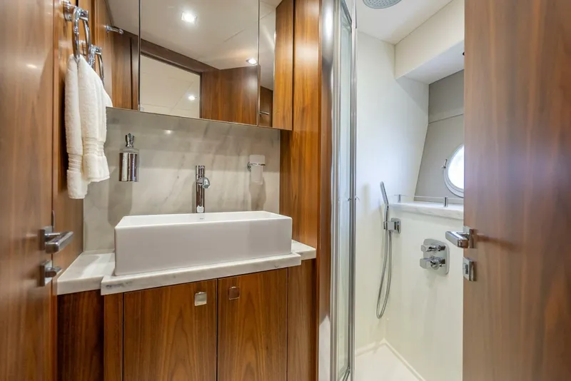 Slide: The Image of Sunseeker Predator 57 2018 - 80